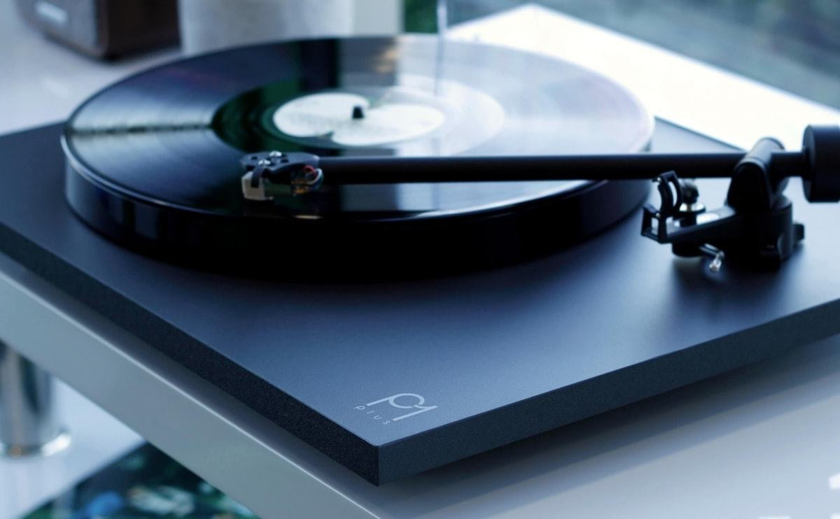 The Rega Planar 1 Turntable - A Ground-Up Re-Design-Vinyl Revival