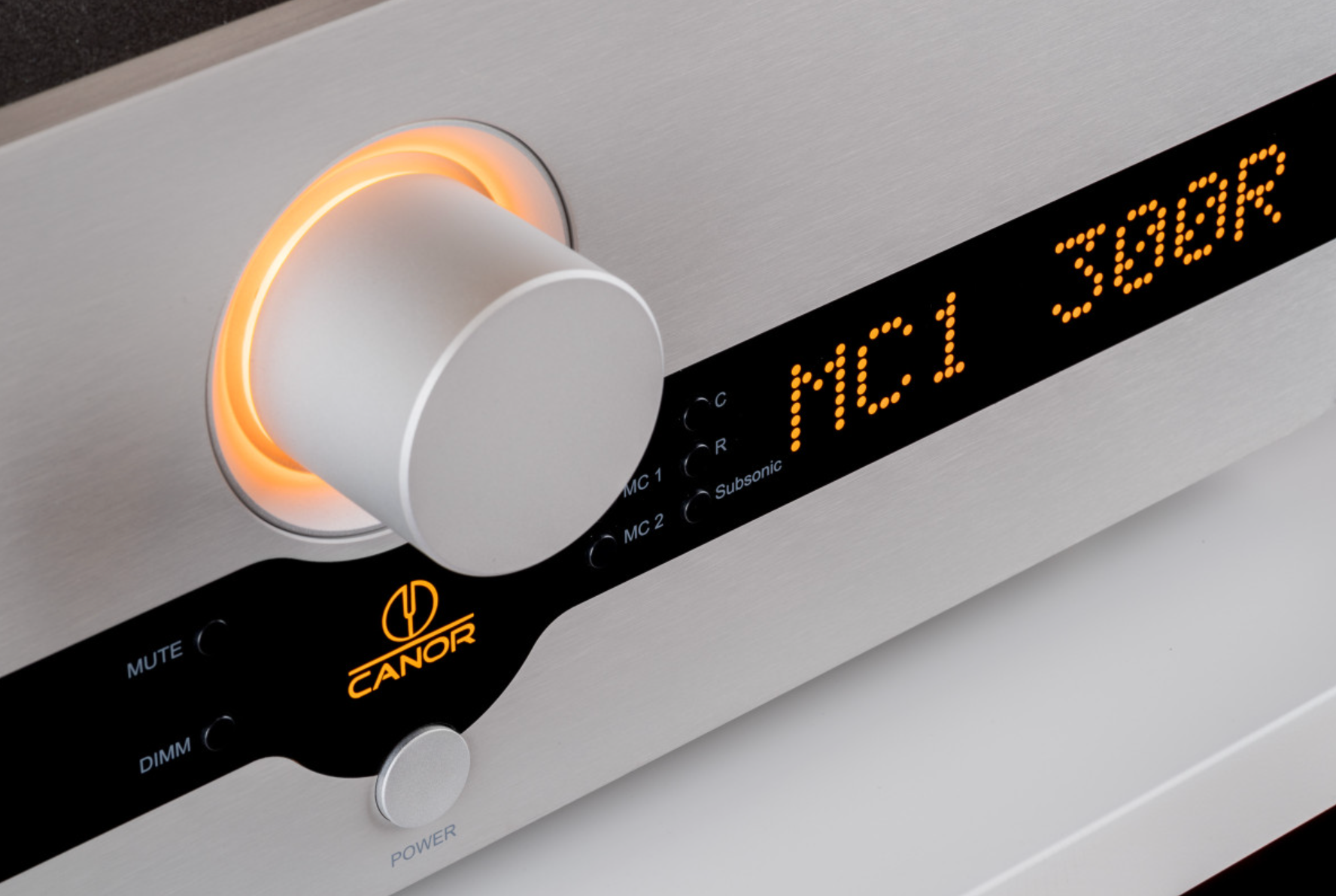 Canor PH 1.10 Tube Phono Preamplifier insilver, closeup