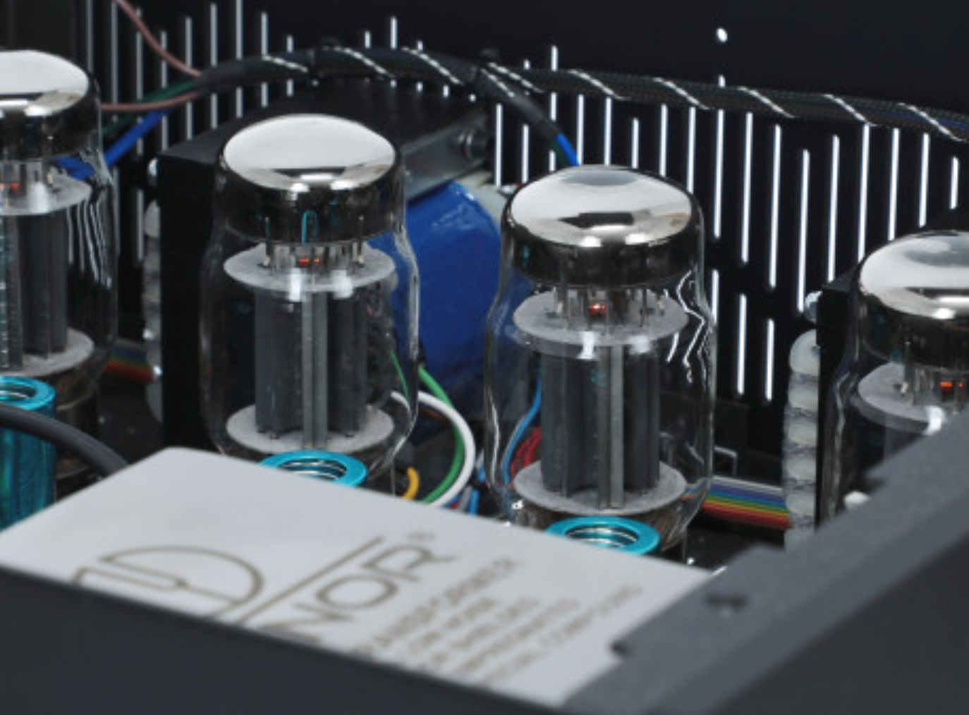 Canor Virtus I2 Integrated Tube Amplifier, channel separation image