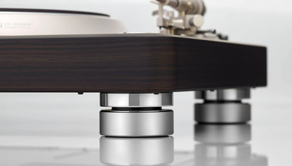 Denon DP-3000NE Premium Direct Drive Turntable, image of adjustable feet