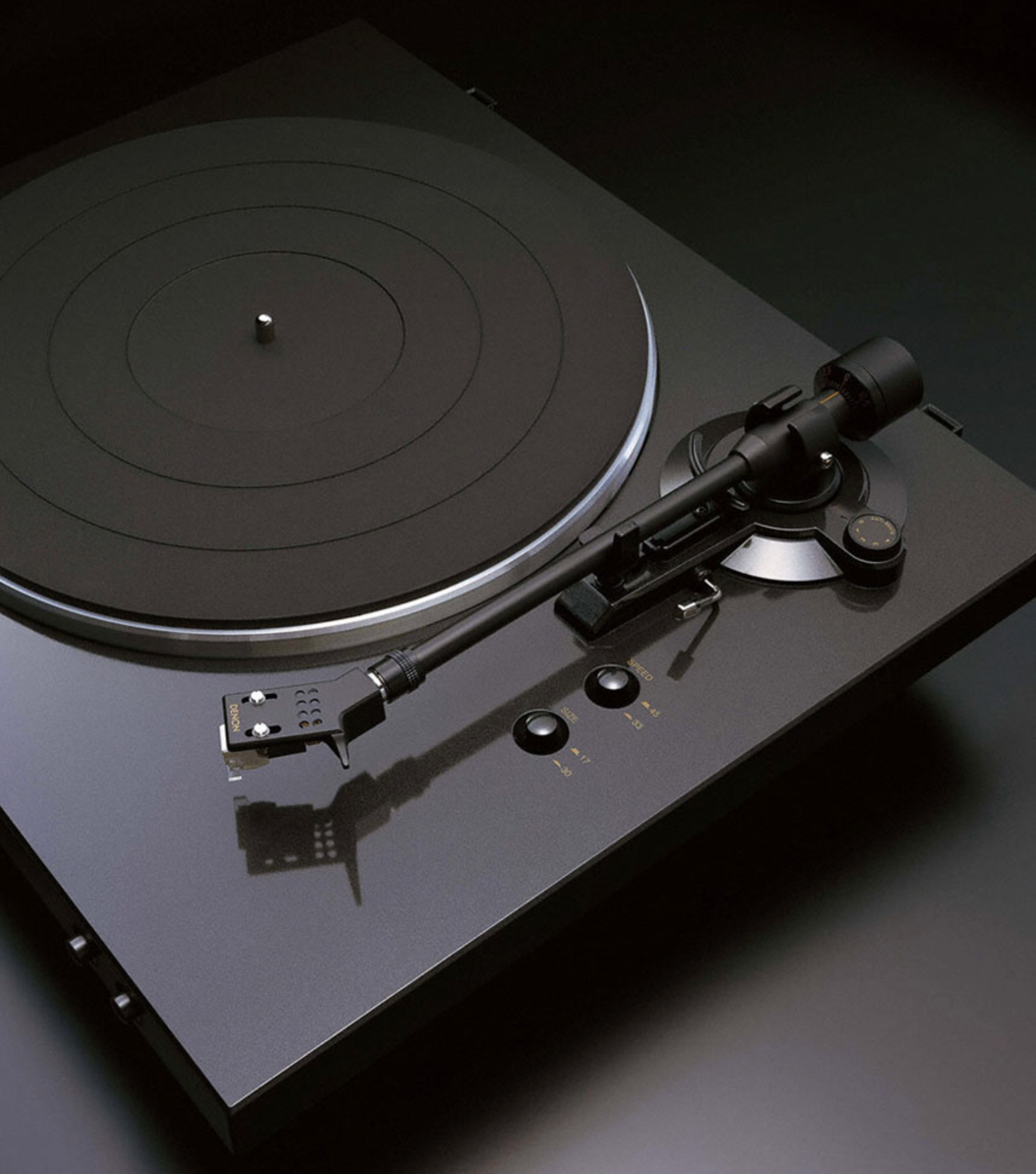 Denon DP-300F Fully Automatic Analog Turntable , closeup of tonearm