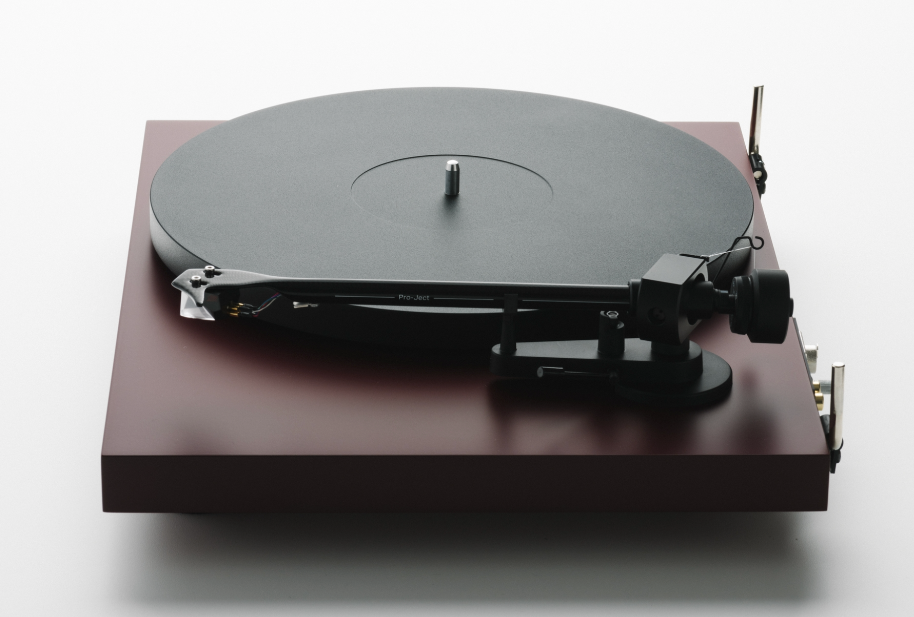 ProJect Debut EVO 2 Turntable with Pick It MM Cartridge, in Satin Red Wine, side view of tonearm