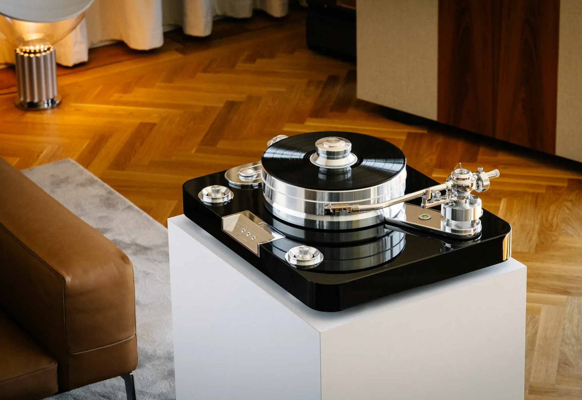 ProJect Signature 12.2 Turntable, inroom