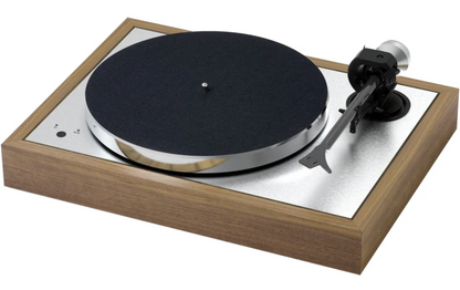 ProJect The Classic EVO Turntable with Ortofon 2M Silver, walnut