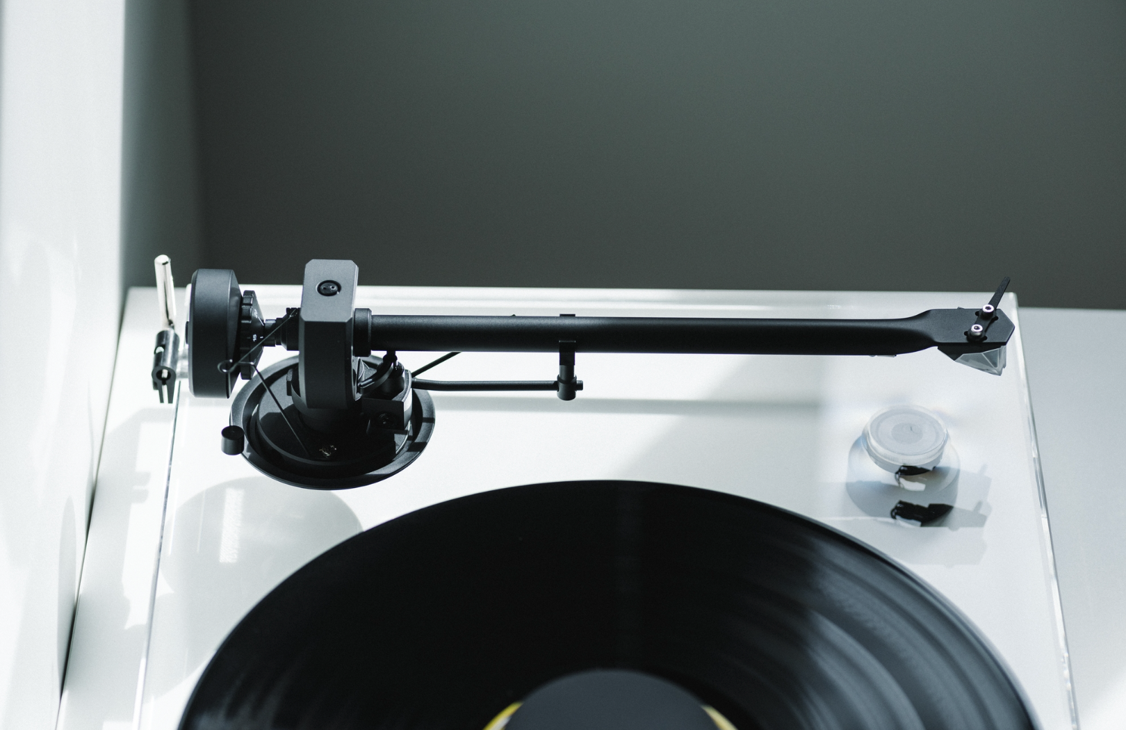 ProJect XA B Turntable with Pick It PRO Balanced Cartridge, tonearm closeup