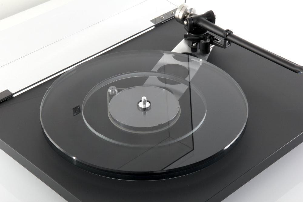 Rega Turntables Rega Planar 6 Turntable (No Cartridge)