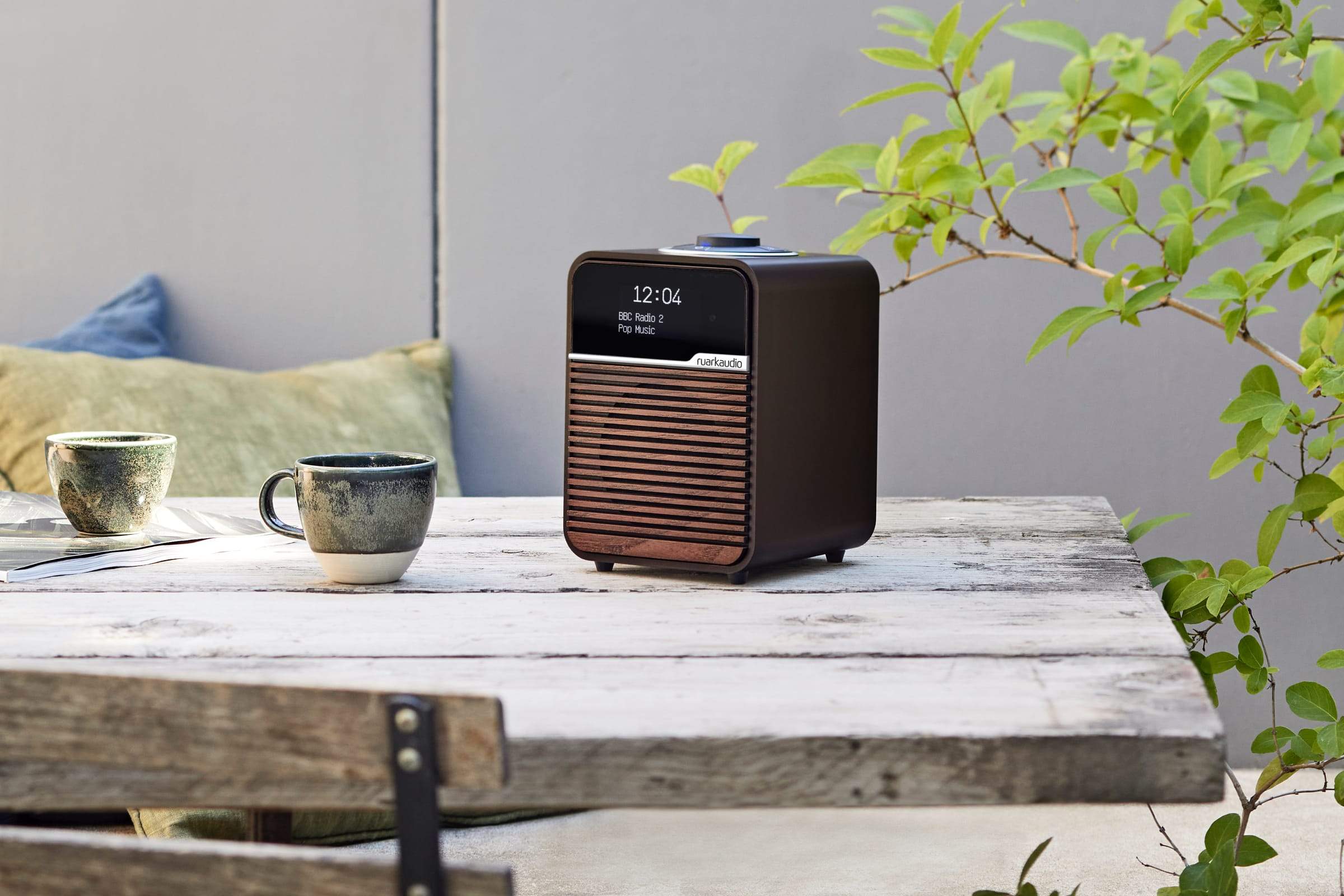 Ruark Audio Ruark Audio R1 Mk4 Deluxe Bluetooth Radio - Espresso