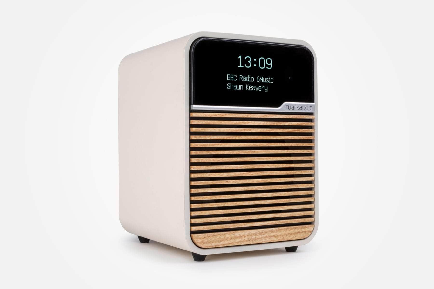 Ruark Audio Ruark Audio R1 Mk4 Deluxe Bluetooth Radio - Light Cream